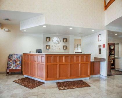 Comfort Suites West Warwick - Providence - image 15