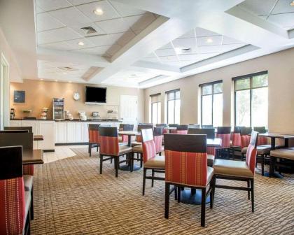 Comfort Suites West Warwick - Providence - image 2