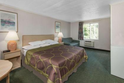 Super 8 by Wyndham W Yarmouth Hyannis/Cape Cod - image 3