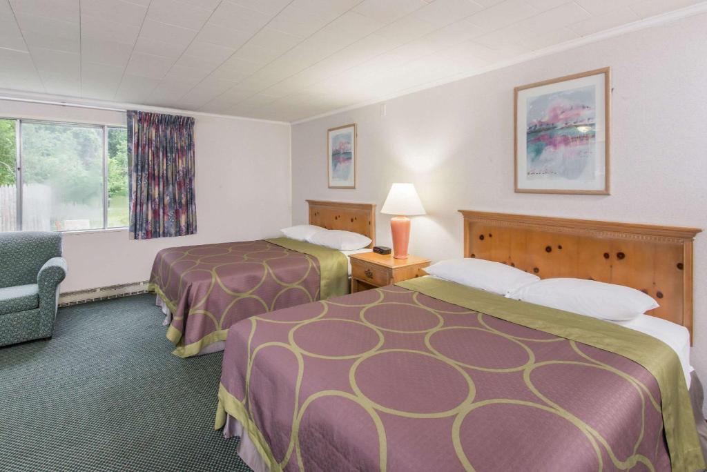 Super 8 by Wyndham W Yarmouth Hyannis/Cape Cod - image 5