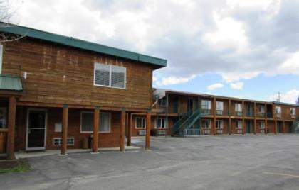 Yellowstone Country Inn - image 2