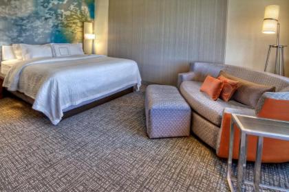 Courtyard by Marriott Westbury Long Island - image 2