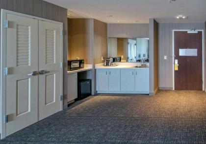 Courtyard by Marriott Westbury Long Island - image 3