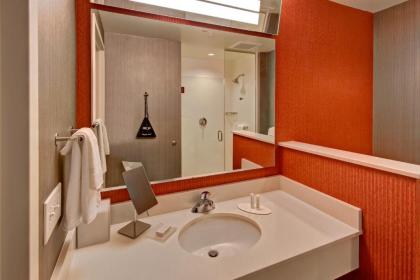 Courtyard by Marriott Westbury Long Island - image 7