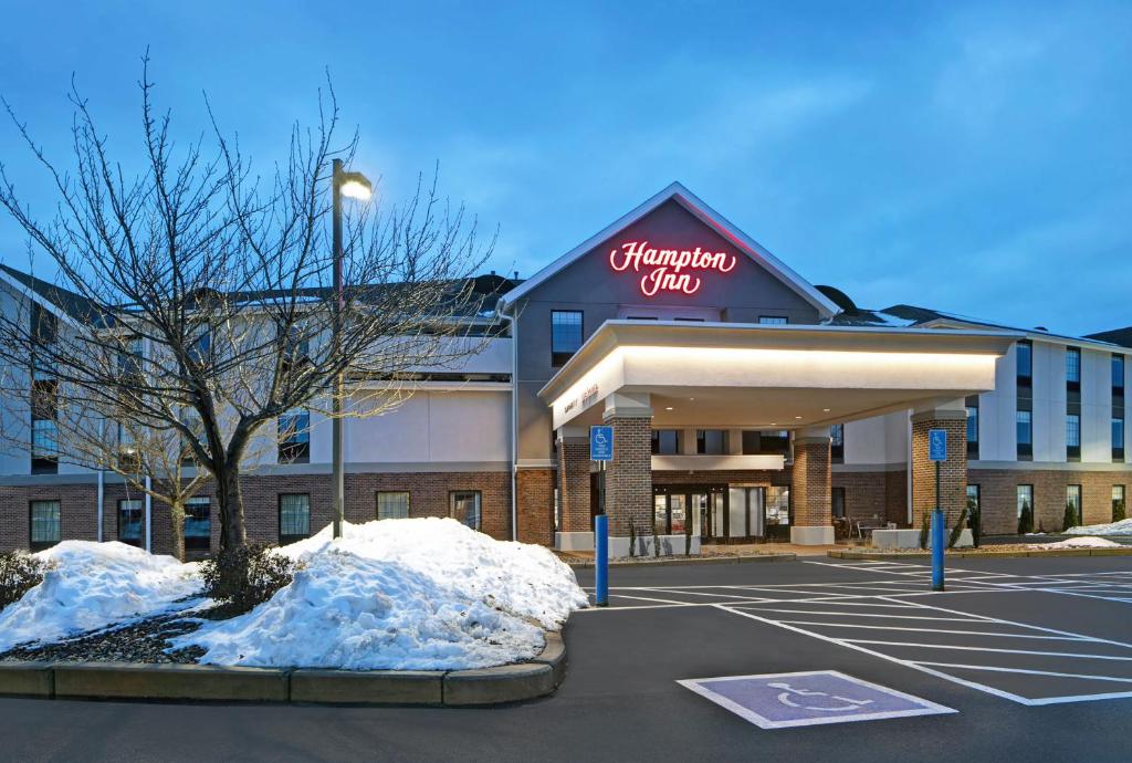 Hampton Inn Westfield - main image