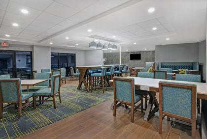 Hampton Inn Westfield - image 10