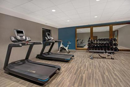 Hampton Inn Westfield - image 15