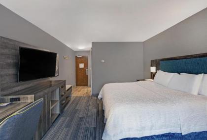 Hampton Inn Westfield - image 3