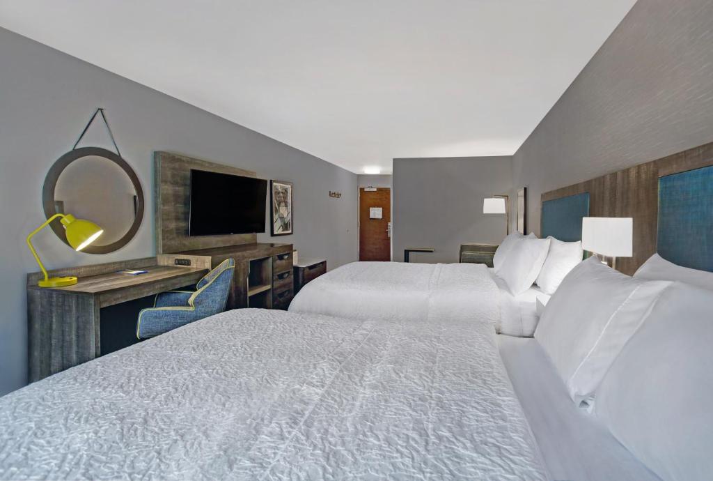 Hampton Inn Westfield - image 6