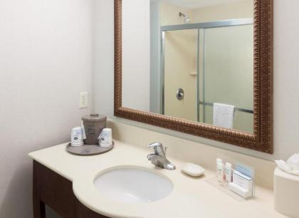 Hampton Inn & Suites Westford-Chelmsford - image 10