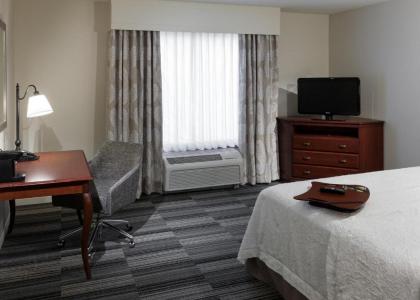 Hampton Inn & Suites Westford-Chelmsford - image 9