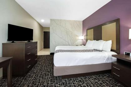 La Quinta Inn & Suites by Wyndham Lake Charles-Westlake - image 14