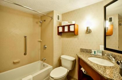 Hampton Inn Cleveland-Westlake - image 12