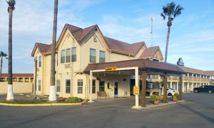 Days Inn by Wyndham Westley - image 10