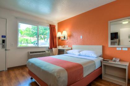 Motel 6-Westminster CA - South - Long Beach Area - image 5