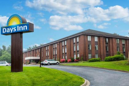 Days Inn by Wyndham Westminster - image 12