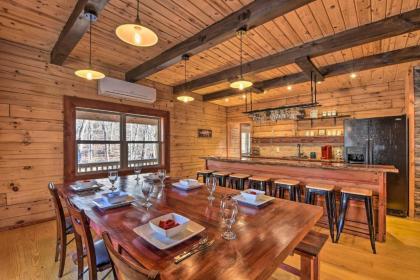 Lake Hartwell Area Cabin with Community Pool Access! - image 3