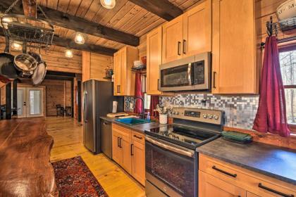 Lake Hartwell Area Cabin with Community Pool Access! - image 9