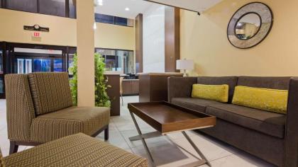 Best Western Plus Oakbrook Inn - image 3