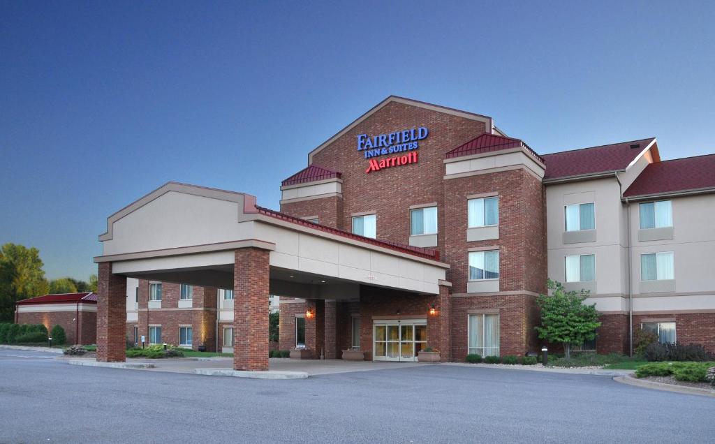 Fairfield Inn & Suites by Marriott Wausau - main image