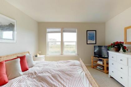 Family Beach Condo - image 15