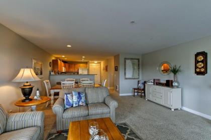 Bright Westport Condo with Pool Access Walk to Beach - image 12