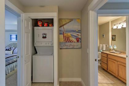 Bright Westport Condo with Pool Access Walk to Beach - image 15