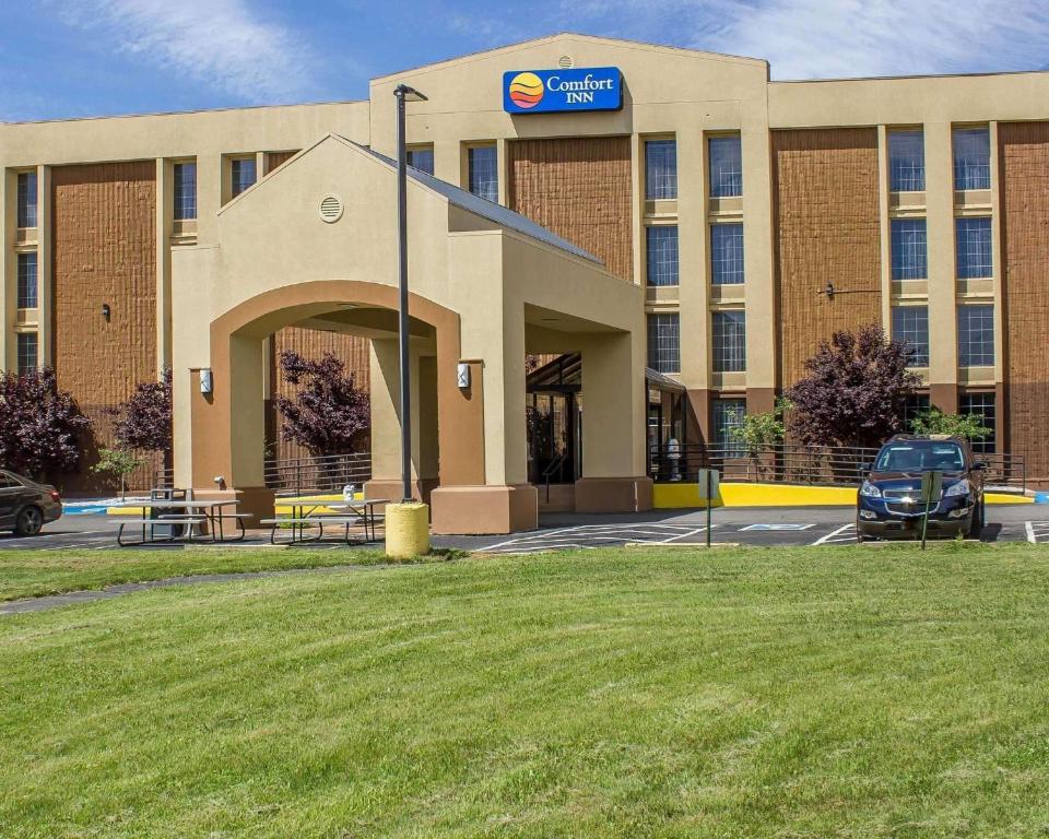 Comfort Inn Wethersfield - Hartford - main image