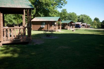 Fremont Jellystone Park Loft Cabin 1 Weyauwega Wisconsin