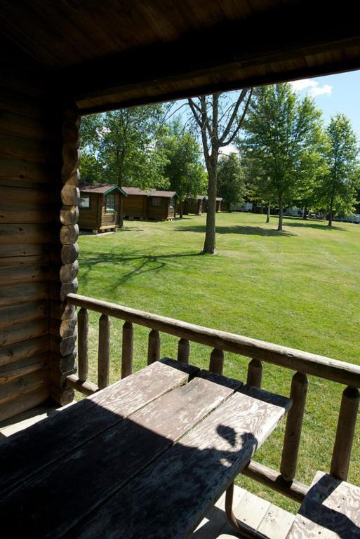 Fremont Jellystone Park Loft Cabin 1 - image 2