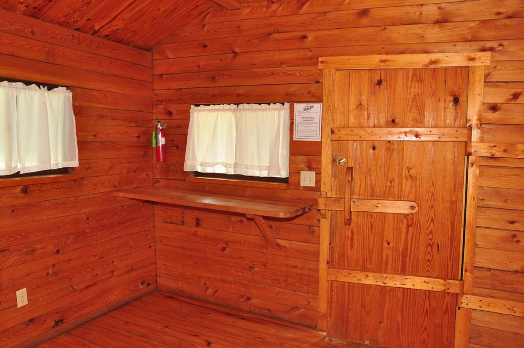 Fremont Jellystone Park Loft Cabin 1 - image 3