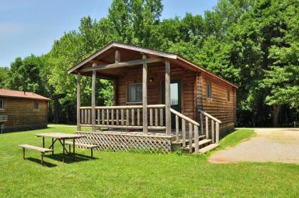 Fremont Jellystone Park Cottage 21 Wisconsin