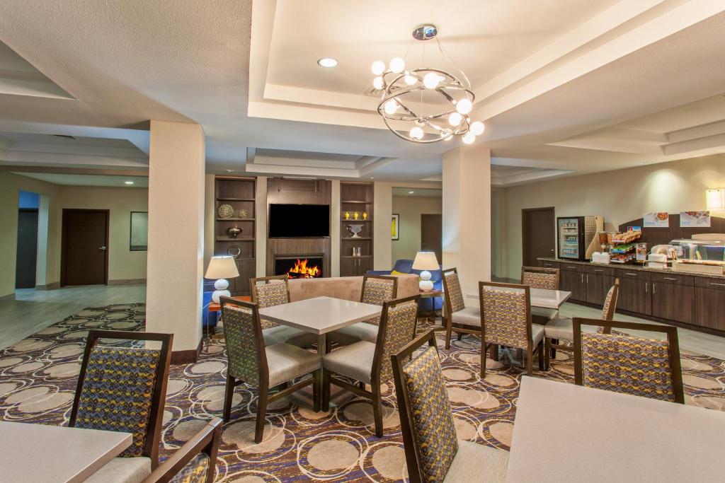 Holiday Inn Express & Suites Wharton an IHG Hotel - image 6