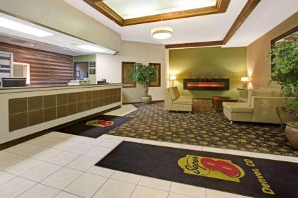 Super 8 by Wyndham Wheat Ridge/Denver West - image 2