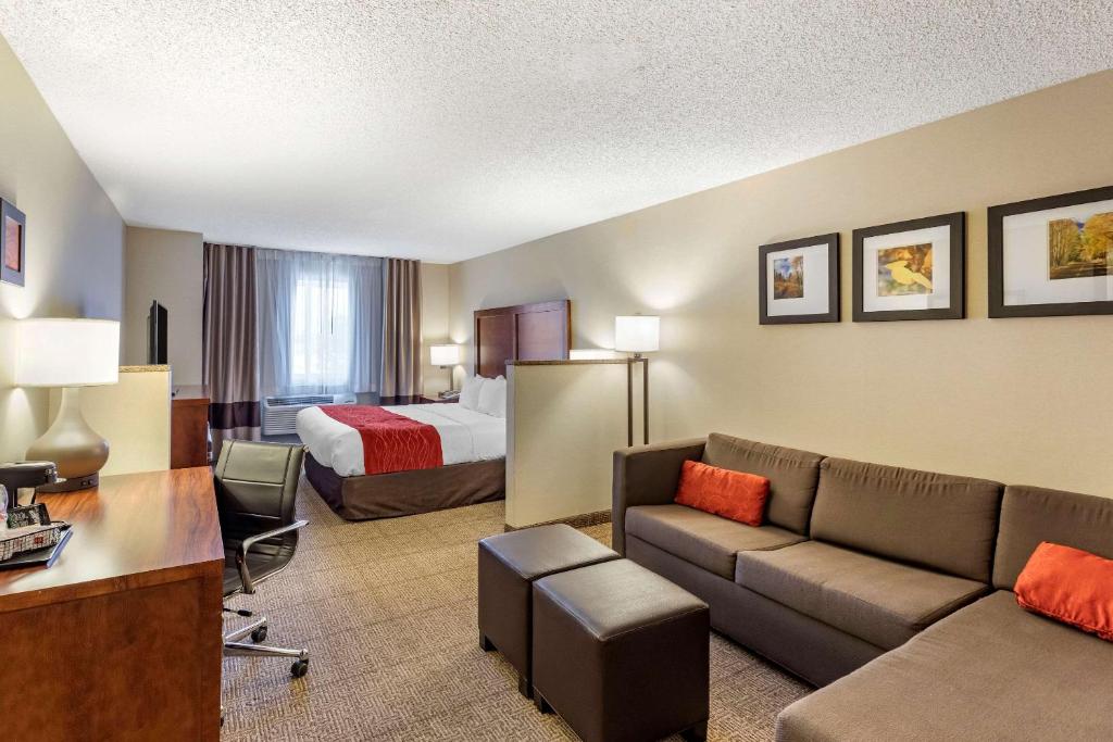 Comfort Inn Denver West Arvada Station - image 4