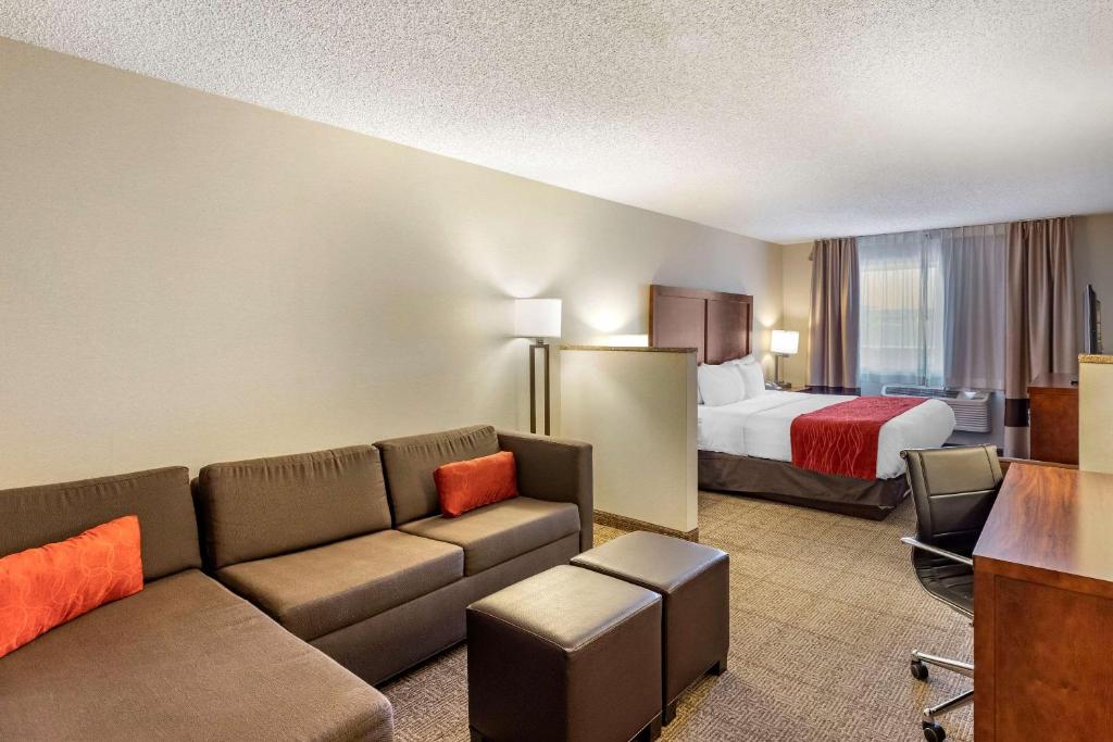 Comfort Inn Denver West Arvada Station - image 7