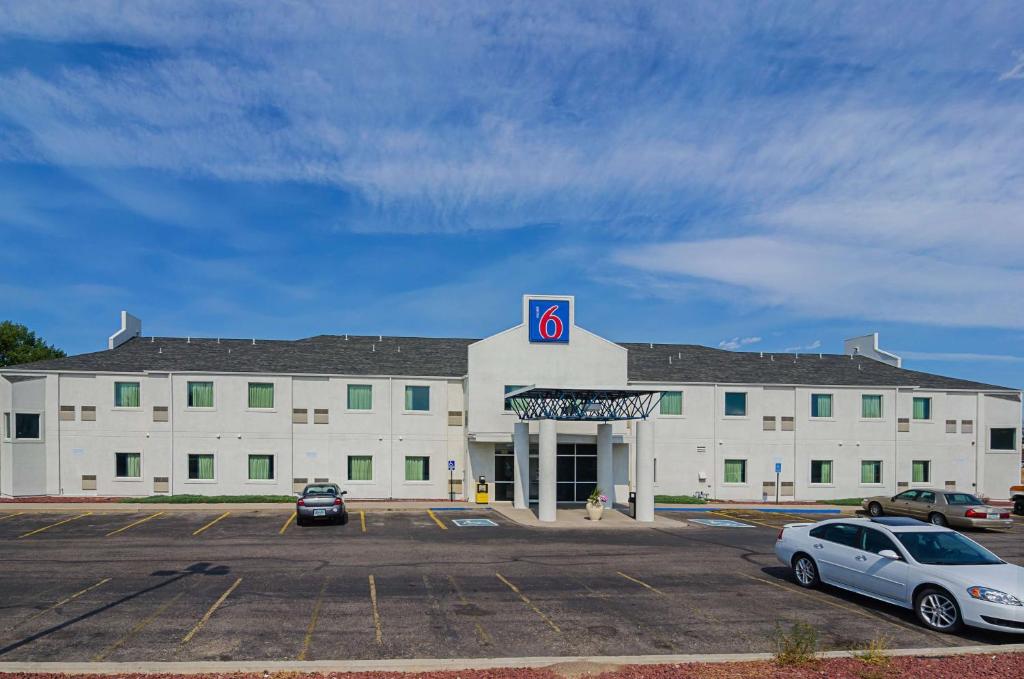 Motel 6-Wheatland WY - image 2