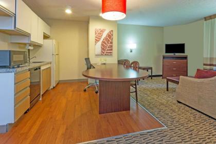 MainStay Suites Northbrook Wheeling - image 16