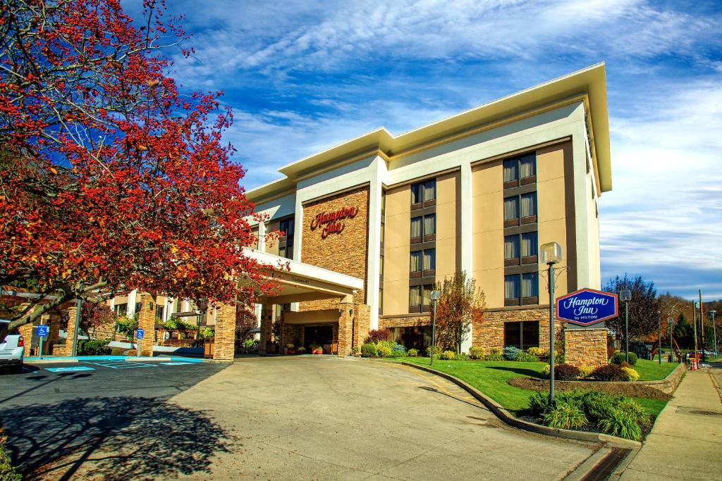 Hampton Inn Wheeling - main image