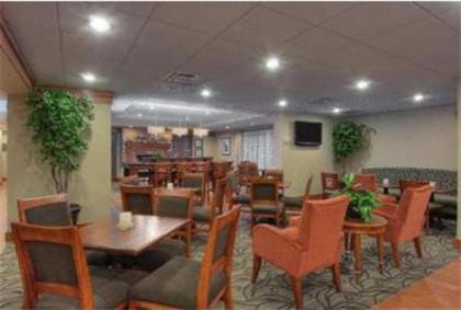 Hampton Inn Wheeling - image 11