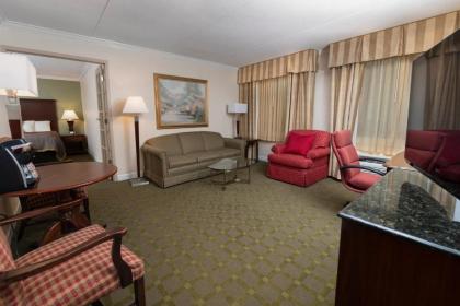 Best Western Plus White Bear Country Inn - image 3