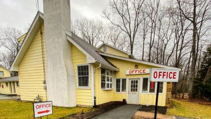 Country Place Inn and Suites White Haven - image 4