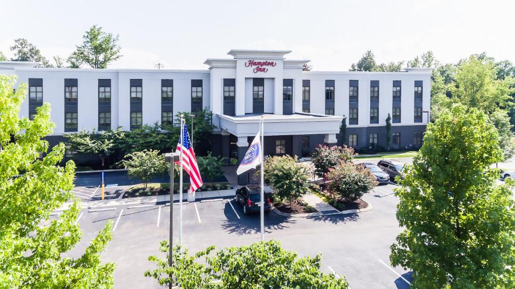 Hampton Inn White House - main image