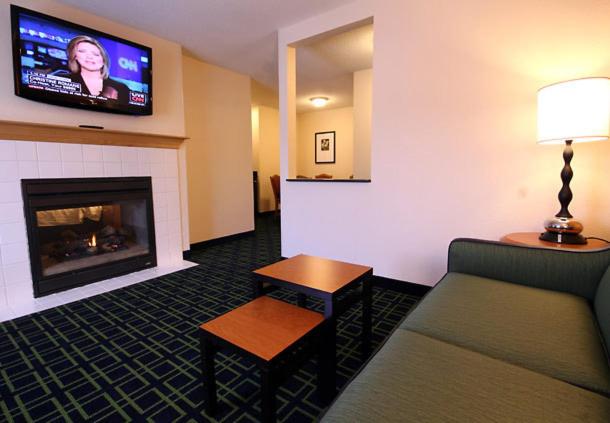 Fairfield Inn and Suites White River Junction - image 7