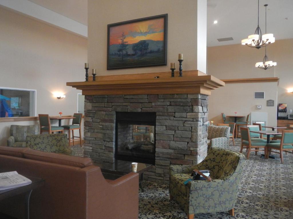 White River Inn & Suites - image 3