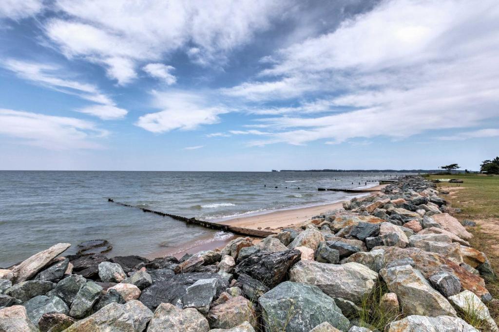 Oceanfront White Stone Cottage with Private Beach! - image 2