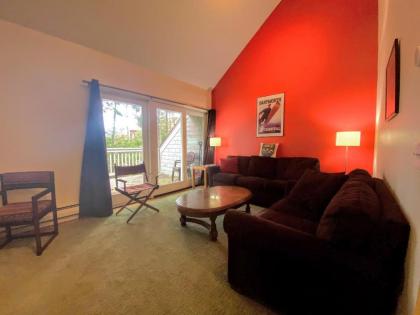 R3 Lovely Bretton Woods townhome with updated kitchen sauna WiFi Steps to the ski trails - image 3