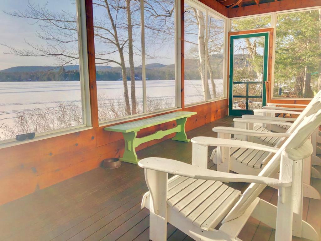 FL Quintessential LAKE HOUSE close to Bretton Woods Santa's Village and Forest Lake State Park - main image