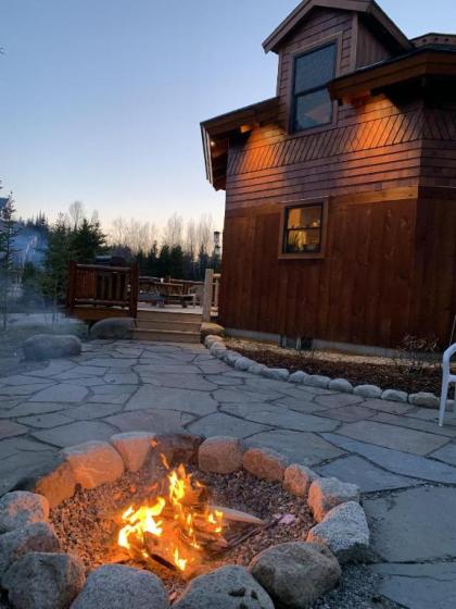 OR Luxury 'yurt-like' home in Bretton Woods with private beach firepit AC fishing and trails! - image 1