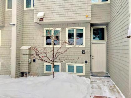 R5 Completely renovated Bretton Woods condo AC unbeatable SKI-IN SKI-OUT location! Fast wifi! - image 15